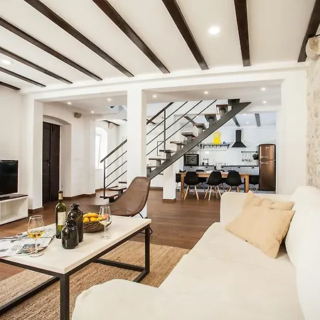 Tinel Longo, Holiday Home For Up To 8, City Center, Bbq, Terrace Trogir Exterior photo