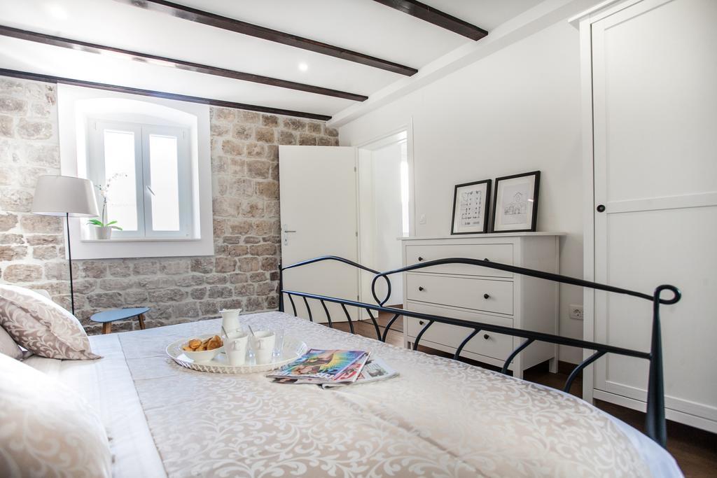 Tinel Longo Trogir